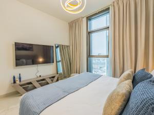 the Paris Condo - Stylish 2Bd with Burj View