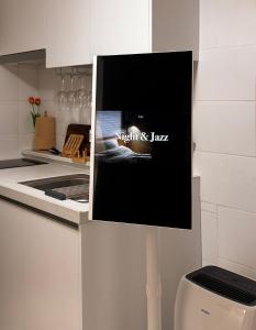 Middle of Hongdae and Gangnam with green line