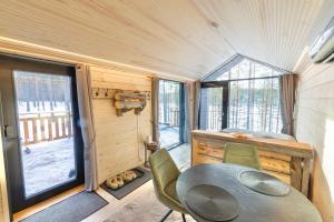 Hossaville Luxe Lake Cabin