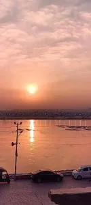 Home Stay With Rivers View - Colonelganj