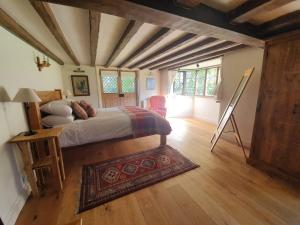 Redlands Farmhouse built 17th century self checkin