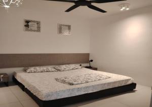 Cosy Townhouse in Tasek Gelugor
