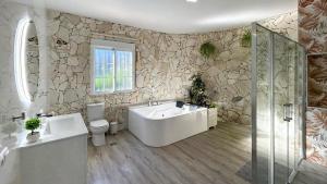 Villa Yasleni Arenas by Ruralidays