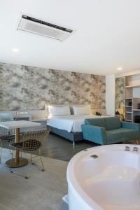 Hotel Black Tower Premium