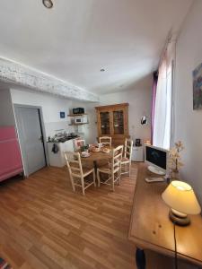 Grand studio chez Lucie