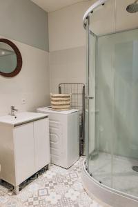 Le grand bleu, 300m de la mer et centre ville