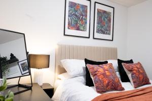 Gloucester Apartments x 3 FREE Parking & short walk to the University & Hospital