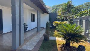 Casa Iguassu - Casa com churrasqueira e piscina em Foz do Iguaçu - Lazer para família e amigos