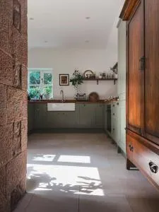 Chapel Cottage- Coastal Somerset Retreat - Monksilver