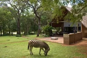 Riverfront View - House on Blyde - Kampersrus AH
