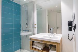 Hotels Akena Nantes Reze Aeroport : Suite