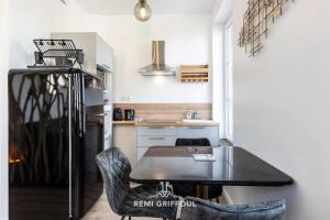 Le Vannier Private Garage Balcony 2 Guests