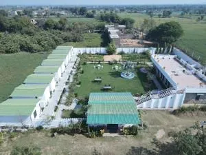 The castle crown - Hem Vilas Resort Ranthambhore - Khilchīpur