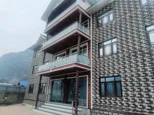 Hotel Iqbal - Sonamarg