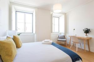 Luxury Apartment with Balcony in Downtown Lisbon