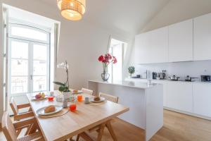 Luxury Apartment with Balcony in Downtown Lisbon