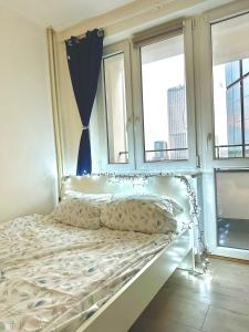 Varsovian Chic - Stylish 2BR in City Center with Balcony & Views