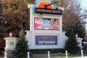 Lakeside Laziness 28-4 By SDC, Big Deck, Pool, Hot Tub, Pets Ok, Resort On Lake