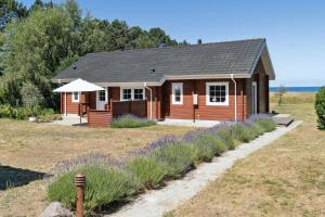 Wake To Waves With Sea As A Neighbour