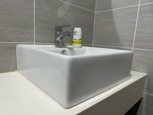 Trion KL By HomeTaric Suite