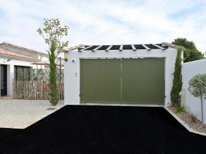 Maisons de vacances Maison plain-pied 53m² avec terrasse et parking a St-Vivien - FR-1-706-36 : photos des chambres