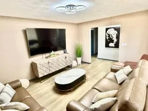 Delightful 3 Bedroom Home - بلينفيلد