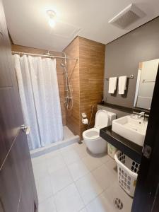 Modern condo near US Embassy