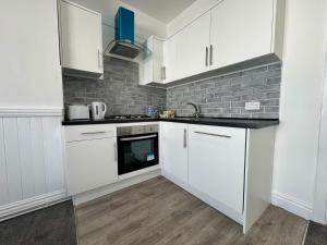 Oxford Street Apartments