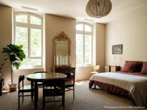 Maisons de vacances Historic Mansion In The Heart Of Provence : photos des chambres