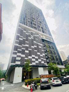 Chambers Residence By ZAM City Tour