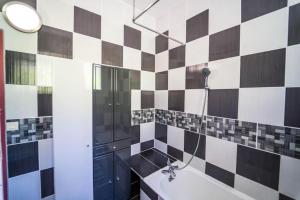 Appartements Appart 10personnes Terrasse vue Loire, Parkings Voitures Velos,10min Centre Blois,40min Zoo Beauval : photos des chambres