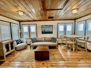 Gibbs Cottage #8 Little Blue Heron in Old Town