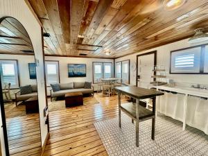 Gibbs Cottage #8 Little Blue Heron in Old Town