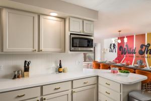 Harmony House An Experiential home With A Hot Tub