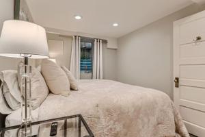 Guest Suite At Hilltop And Cherry Creek Near to Museums