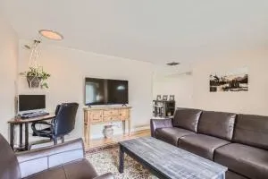 Pet Friendly 3 Bedroom Near to Red Rocks And Belmar In Denver - 莱克伍德