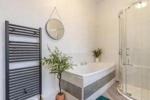 Southport Rabbit Retreat - Marshside