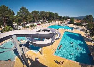 Campings Camping 4 etoiles - Piscine - ccb0e00 : photos des chambres