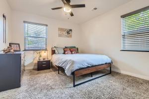 Pet Friendly In West Denver Bungalow Near Meow Wolf