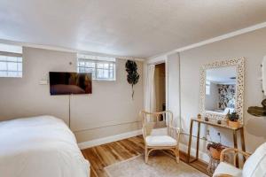 Guest Suite With Kitchenette And A 5 star Location