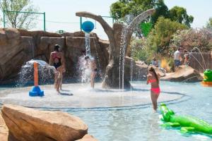 Camping 4 étoiles - Piscine - ccb0e0h
