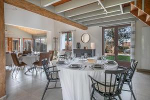 Maisons de vacances Maison avec dependance pour 11 a 800m de la mer : photos des chambres