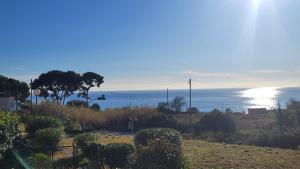 Studio avec terrasse-loggia Vue mer