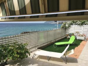 Perfect Wave a 10 m dal mare