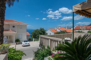 Vera i Ćiro Novak 2, sea view and free parking