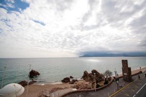 Luxury 1 Bed Apt Seafront Escape in Cannes