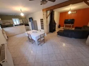 Large nature lodge - Saint-Géraud-de-Corps