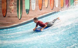 Maisons de vacances LE PIED D-ALOUETTE Maison 8 personnes, village vacances, au coeur d-un golf 18 trous, acces piscines gratuit : photos des chambres