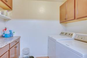 Tucson Home about 8 Mi to Saguaro National Park