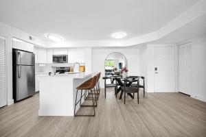 Relaxation & Luxury Pool GYM Parking WIFI